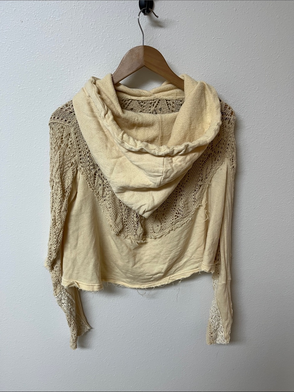 Free People Cream Crochet-Detail Knit Hoodie Sweater no size tag fits women’s M - Picture 3 of 3